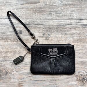Coach Madison Universal Wristlet Black Leather Zip Pouch Signature Logo Y2K